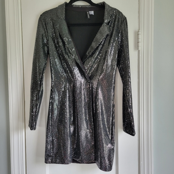 Short tuxedo jacket style mini dress - Picture 3 of 3